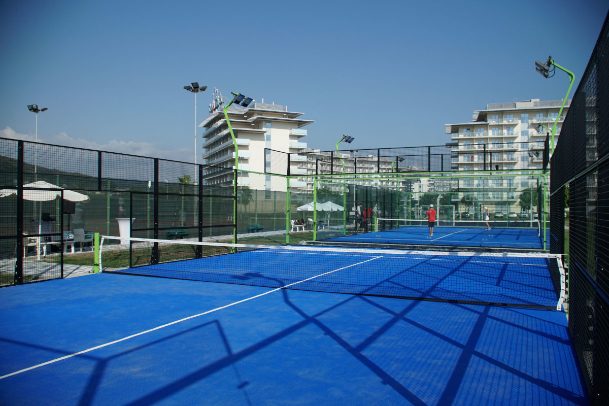 Отель с теннисным кортом